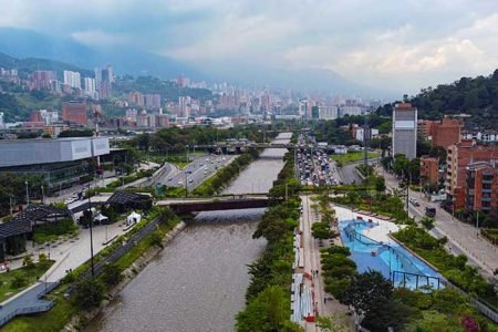 medellin-parquedelrio-orchidtravel